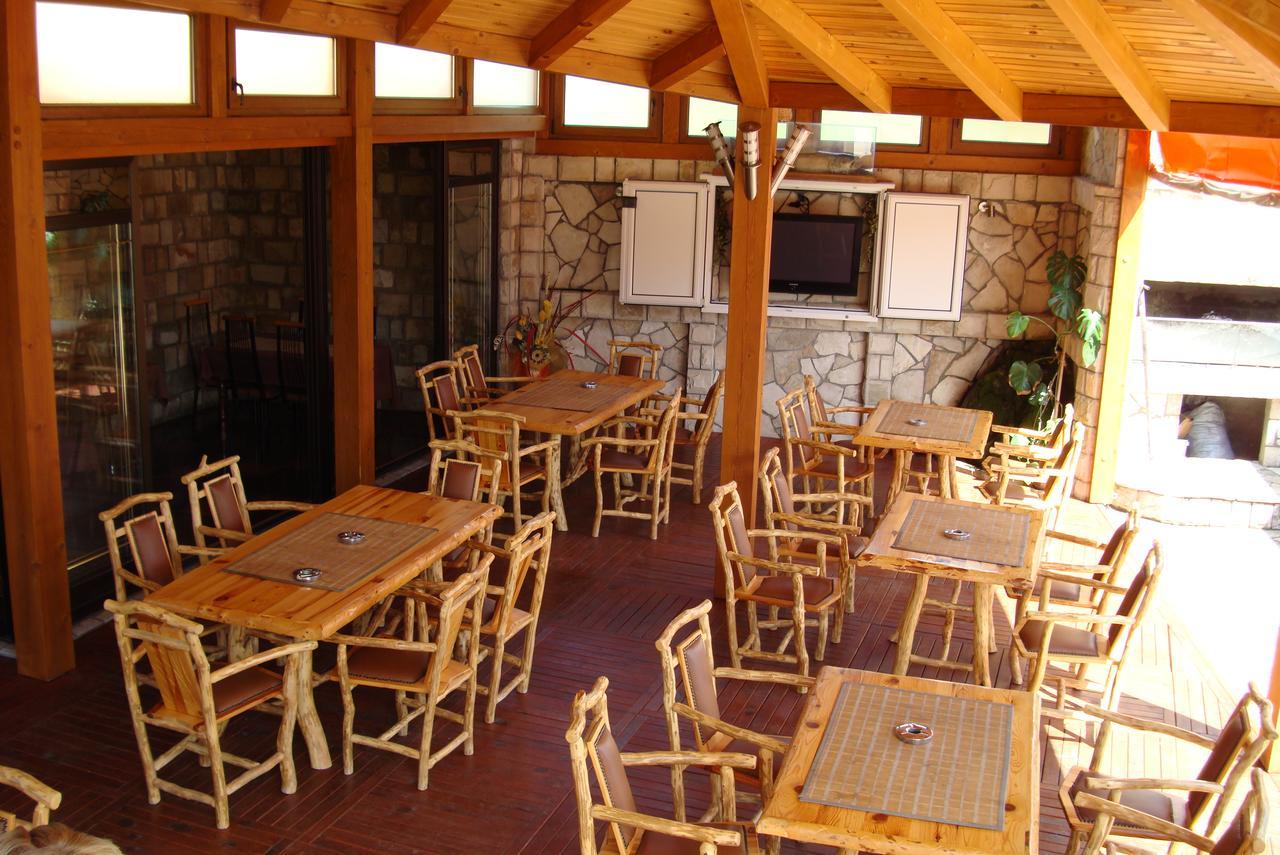 Hotel Pansion Basa Ustikolina Exterior foto