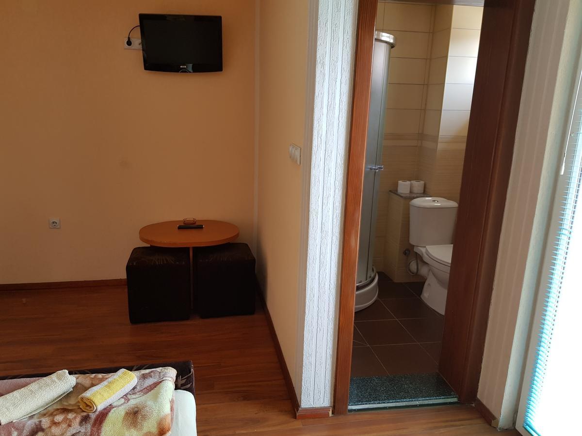 Hotel Pansion Basa Ustikolina Exterior foto